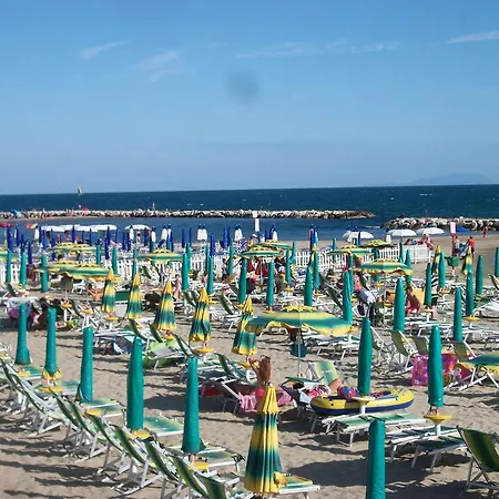 Tirreno Hotell 2*