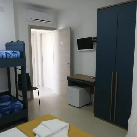 Hotel Tirreno 2*