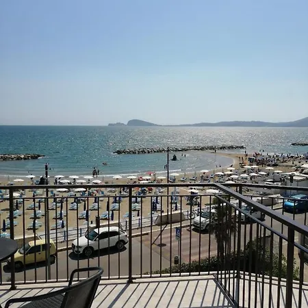 Hotel Tirreno 2*