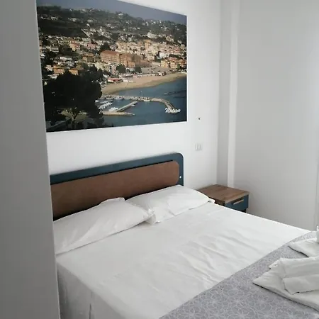 Tirreno Hotel 2*