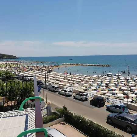 Hotel Tirreno 2*