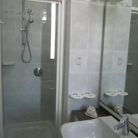 Hotel Tirreno 2*