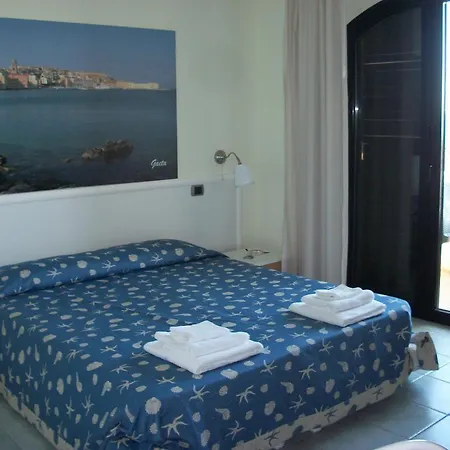 Tirreno فندق
