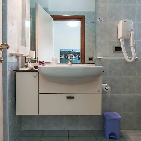 Tirreno Hotel 2*